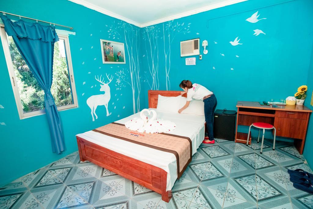 Halong Party Hostel Ha Long Exterior photo